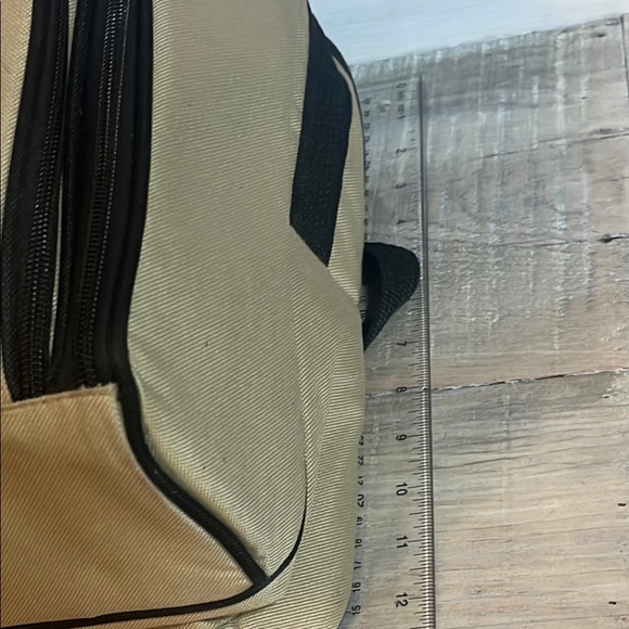 EUC Outdoor Excursions Beige Backpack with Picnic Set - Picture 13 of 14